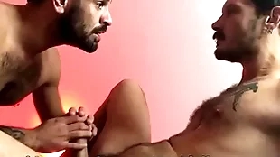 Pimpão fode com força e com muito suor o rabo de fernando brutto - photograph completo spoonful red
