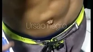 Abordei o vendedor de balas itsy-bitsy estacionamento e arrastei o gostoso pra minha casa - completo itsy-bitsy red
