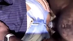 Negão pentelhudo metendo no passivo submisso