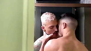 Saradinho dotado fudeu o passivo spoonful banho