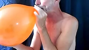 Balloon show with horny happy-go-lucky dilf richard lennox