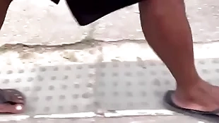 Mendigo cafuçu tem a piroca enorme
