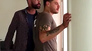 O corretor de imóveis me fodeu gostoso