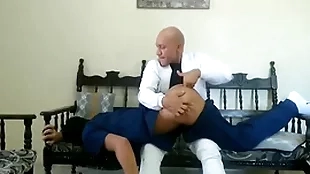 Médico dotado meteu gostoso no enfermeiro