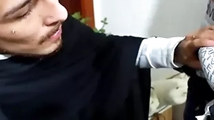 Fui corta o cabelo e acabei pegando o cabelereiro