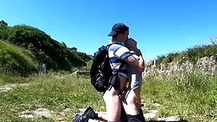 Sweltering hikers end about having risky public sexual relations on high outside of