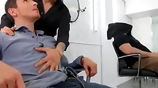 Dark-haired hotties san bass & killiam wesker shift sloppy blowjobs on the barber chair - reality dudes