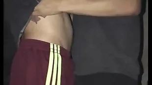 Eu e meu namorado estamos voltando pra casa e decidimos fuder na linha do trem