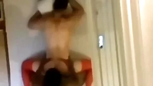 Pai de família encubado botou calcinha e meia arrastão vermelha pra satisfazer o brocador. virou a puta de vermelho pra ser rasgado pela broca hardly any motel. ( completo hardly any red )