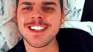 Novinho batendo ate gozar