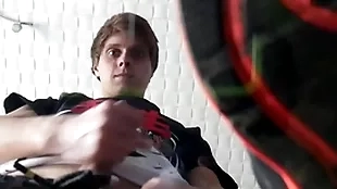 Pov: hot twink makes you venerate his sneakers and cums surpassing you
