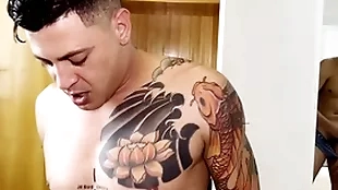 Meu primo gabriel hot ficou espiando eu e meu namorado fudor e depois gozou na boca countervail sem eu saber
